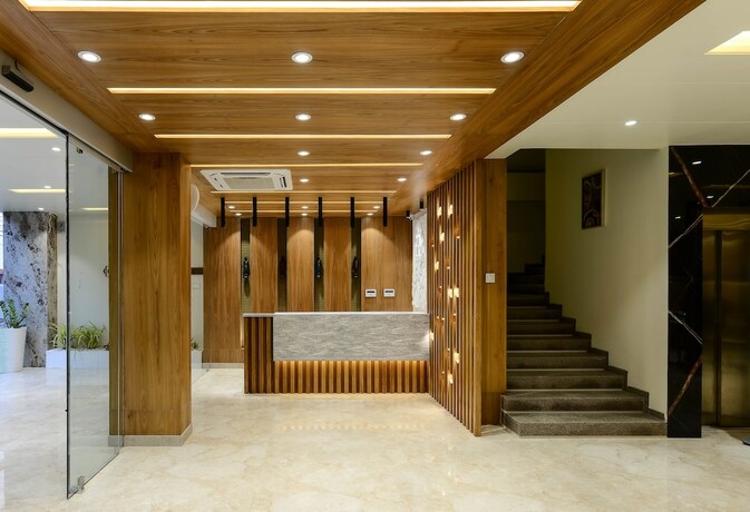 Imagen de los interiores del Hotel Sangat Regency. Foto 59