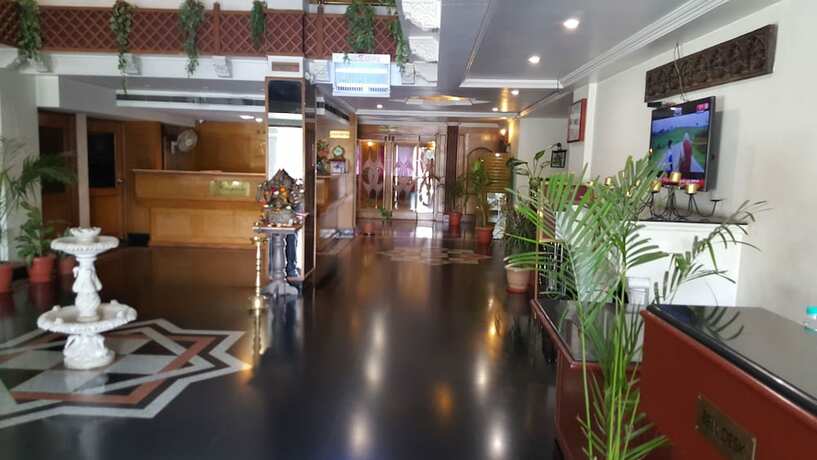 Imagen de los interiores del Hotel Sangat Regency. Foto 60
