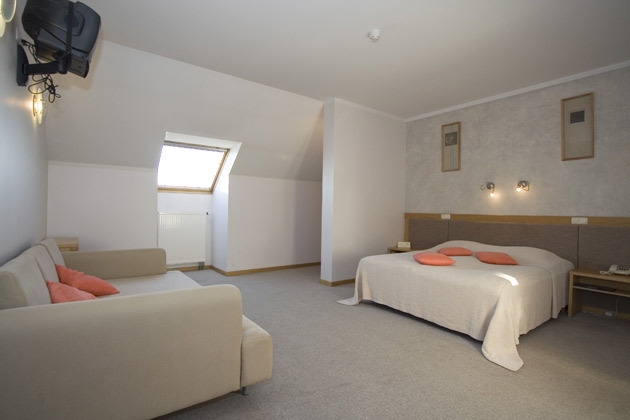 Imagen de la habitación del Hotel Santa. Foto 2