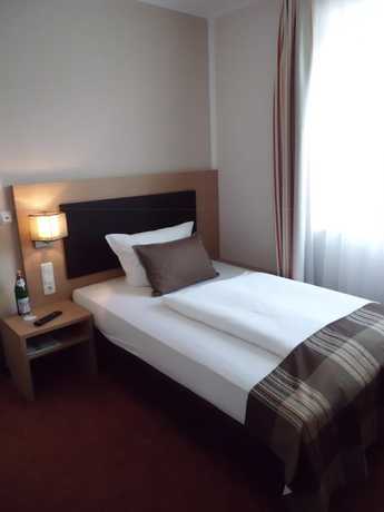 Imagen de la habitación del Hotel Sarah. Foto 17