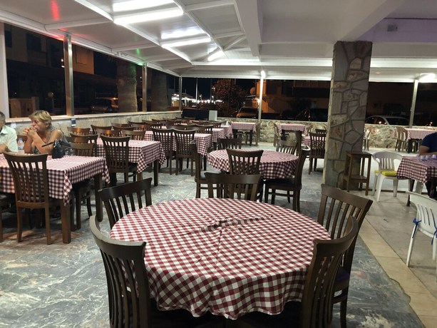 Imagen del bar/restaurante del Hotel Sarayevo. Foto 3