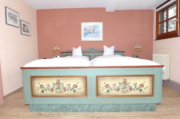 Imagen de la habitación del Hotel Sarbacher. Foto 2