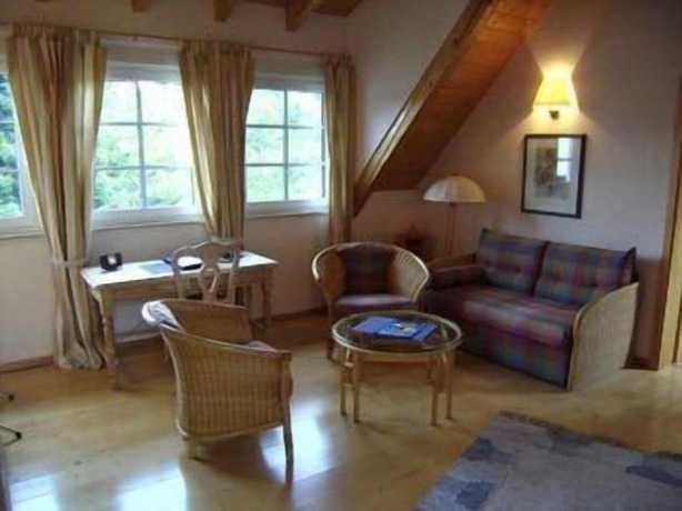 Imagen de la habitación del Hotel Sarbacher. Foto 7