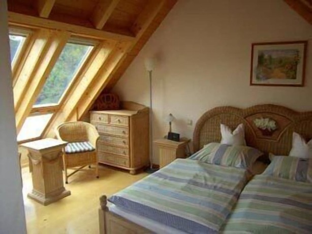 Imagen de la habitación del Hotel Sarbacher. Foto 14