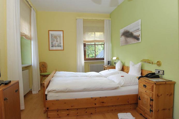 Imagen de la habitación del Hotel Sarbacher. Foto 18