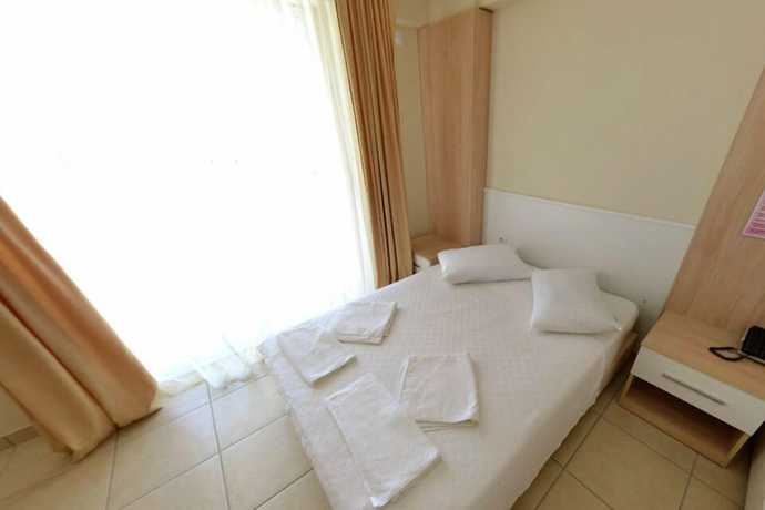 Imagen de la habitación del Hotel Sare. Foto 6