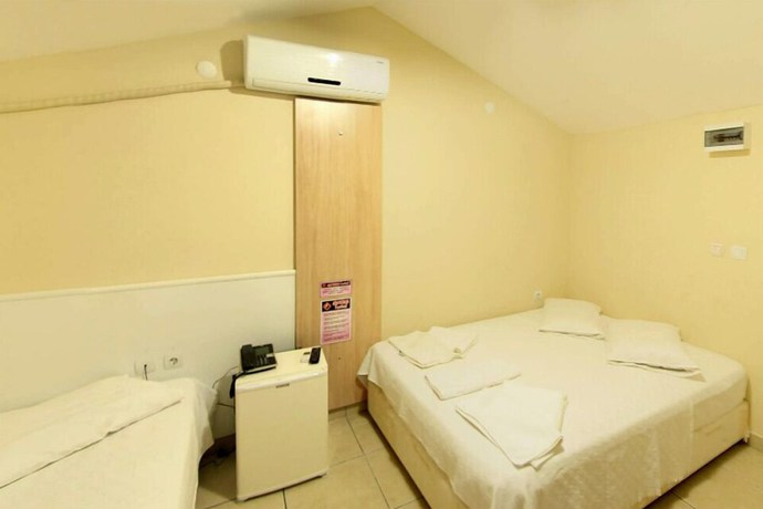 Imagen de la habitación del Hotel Sare. Foto 7