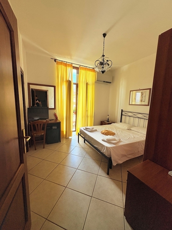 Imagen de la habitación del Hotel Savoia. Foto 8