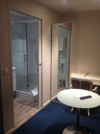 Imagen de la habitación del Hotel Savoy. Foto 5