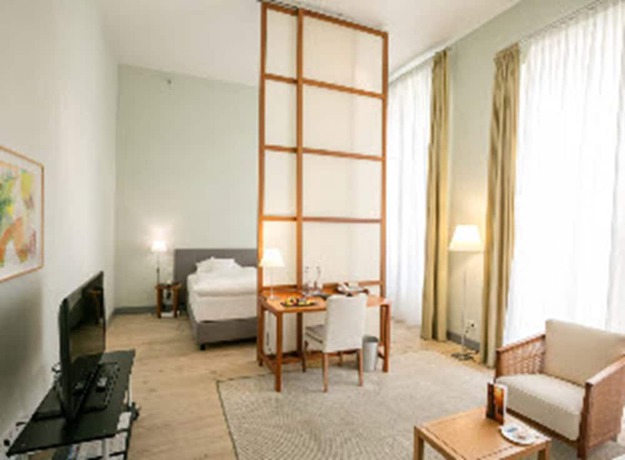 Imagen de la habitación del Hotel Schloss Neuhardenberg. Foto 2