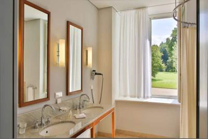 Imagen de la habitación del Hotel Schloss Neuhardenberg. Foto 5