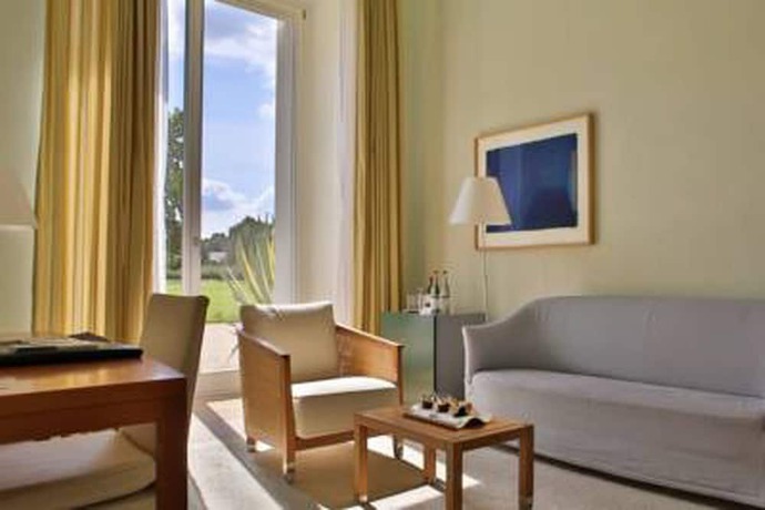 Imagen de la habitación del Hotel Schloss Neuhardenberg. Foto 12