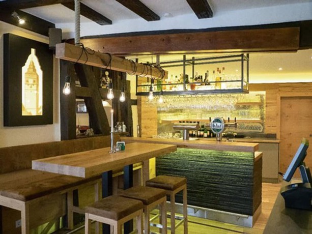 Imagen del bar/restaurante del Hotel Schneider. Foto 3