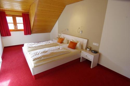 Imagen de la habitación del Hotel Sch&ouml;neck Garni. Foto 6