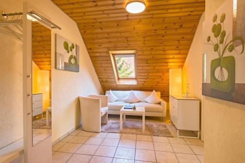 Imagen de la habitación del Hotel Sch&ouml;neck Garni. Foto 7