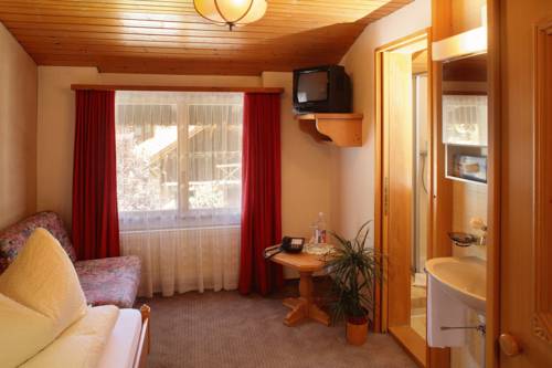Imagen de la habitación del Hotel Schützen Lauterbrunnen. Foto 9