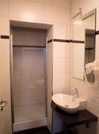 Imagen de la habitación del Hotel Sch&uuml;tzenhaus. Foto 4