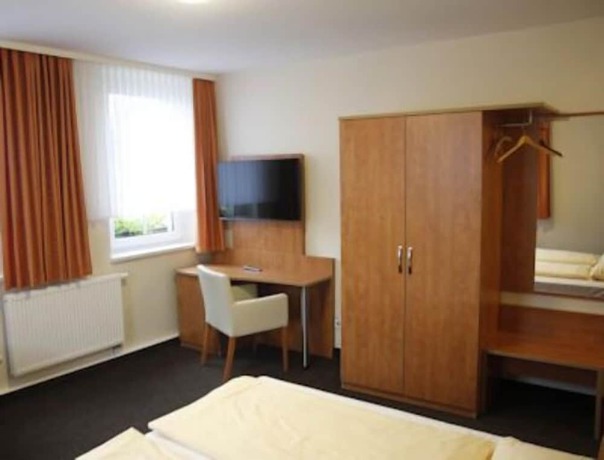 Imagen de la habitación del Hotel Sch&uuml;tzenhaus. Foto 6