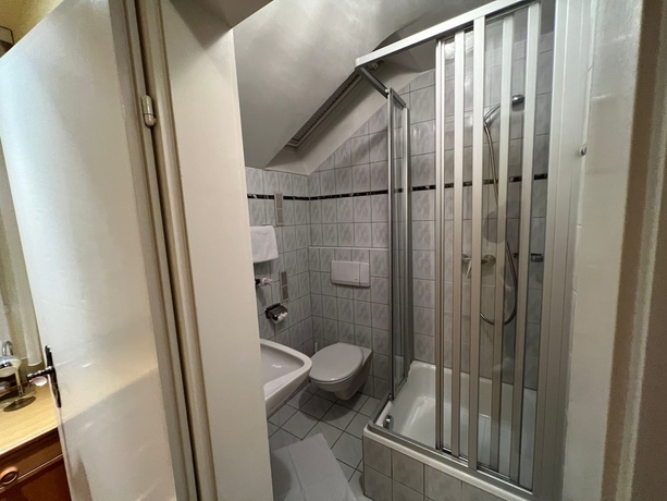 Imagen de la habitación del Hotel Schwan, Rastatt. Foto 8