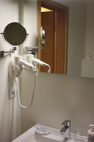 Imagen de la habitación del Hotel Schwarzer Adler. Foto 12