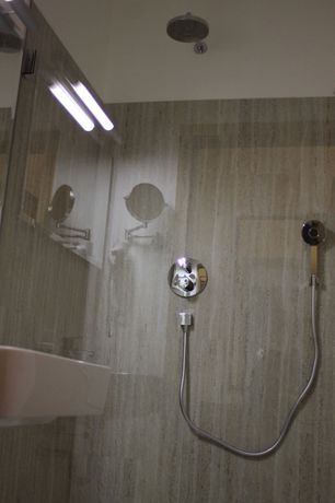 Imagen de la habitación del Hotel Schwarzer Adler. Foto 18