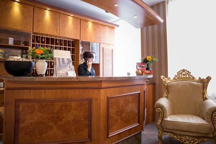 Imagen de los interiores del Hotel Schwarzer Adler Tangerm&uuml;nde. Foto 18