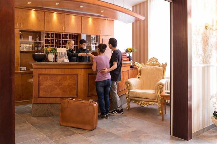 Imagen de los interiores del Hotel Schwarzer Adler Tangerm&uuml;nde. Foto 19
