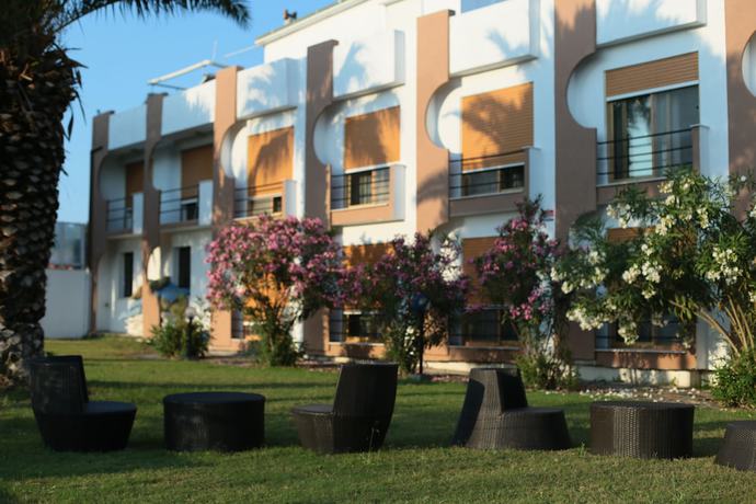 Imagen de los exteriores del Hotel Sea. Foto 7