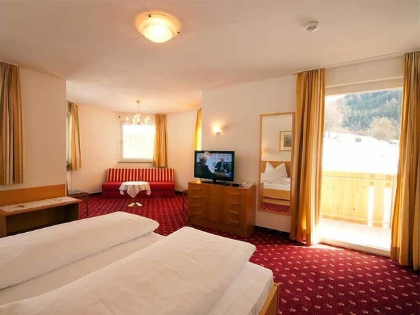 Imagen de la habitación del Hotel Seehof, Cortina d'Ampezzo . Foto 2