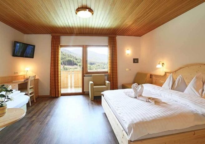 Imagen de la habitación del Hotel Seehof, Cortina d'Ampezzo . Foto 5