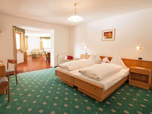 Imagen de la habitación del Hotel Seehof, Cortina d'Ampezzo . Foto 7