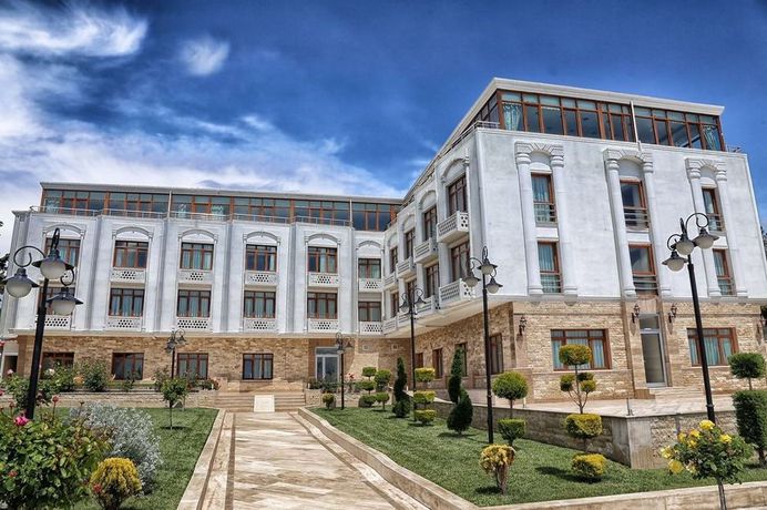 Imagen de los exteriores del Hotel Selimpasa Konagi. Foto 11