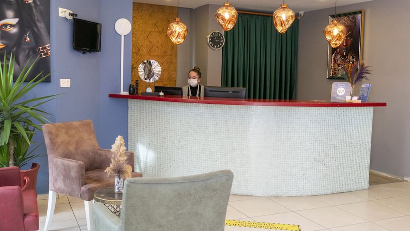 Imagen de los interiores del Hotel Seril 2. Foto 18
