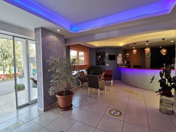 Imagen de los interiores del Hotel Seril 2. Foto 20