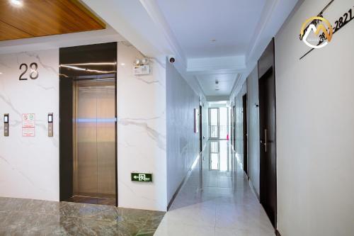 Imagen general del Hotel Serviced Apartments Top One Infinity Pool with View of 360 Degree. Foto 11