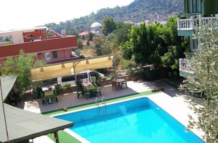 Imagen de la piscina del Hotel Sevgi 2. Foto 13