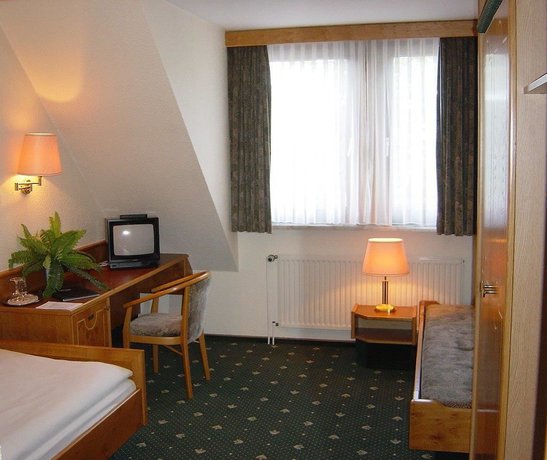 Imagen de la habitación del Hotel Simonshof Wolfsburg. Foto 6