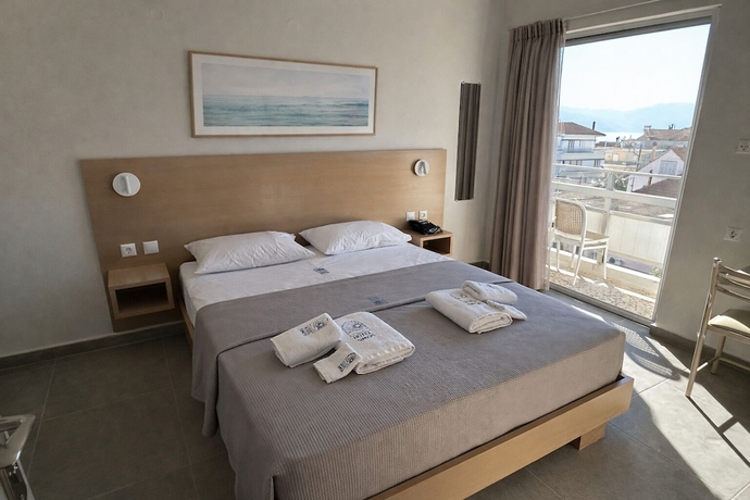 Imagen de la habitación del Hotel Simos. Foto 8