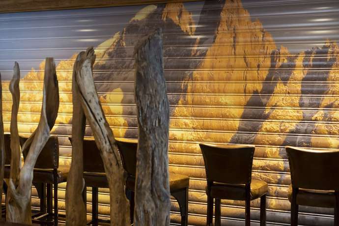 Imagen de los interiores del Hotel Ski Lodge. Foto 19