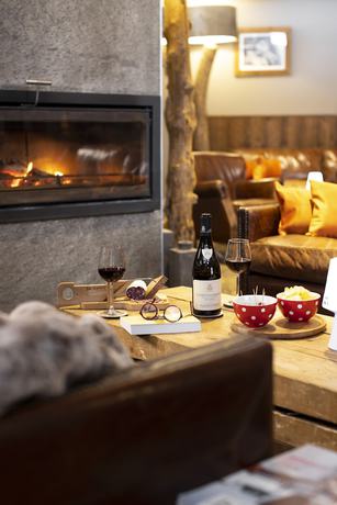 Imagen del bar/restaurante del Hotel Ski Lodge. Foto 4