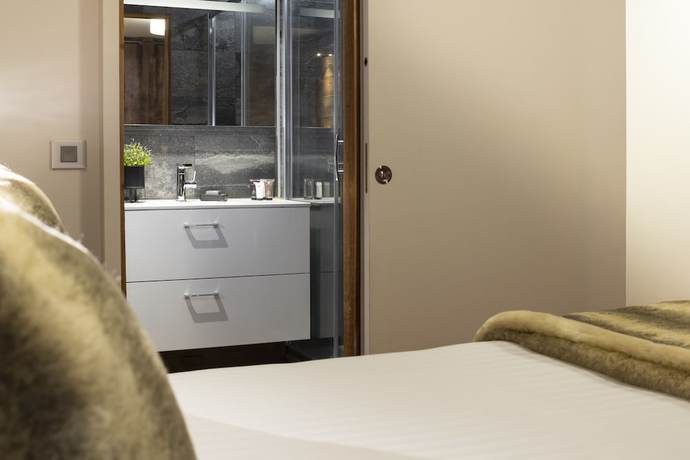 Imagen de la habitación del Hotel Ski Lodge. Foto 15