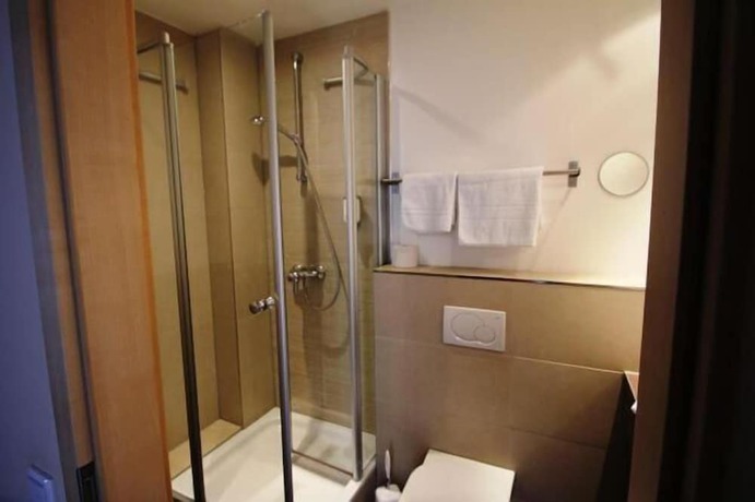 Imagen de la habitación del Hotel Sonderfeld. Foto 13