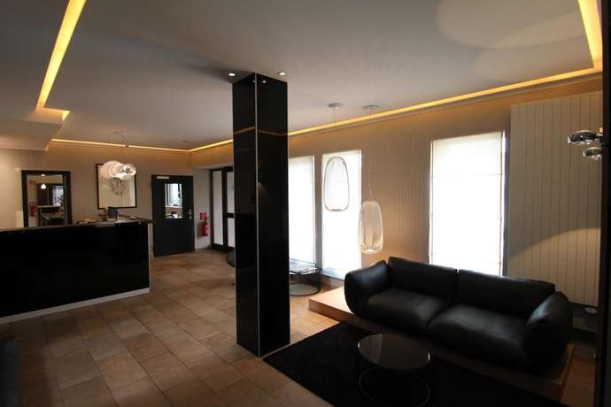 Imagen de los interiores del Hotel Sonderfeld. Foto 20