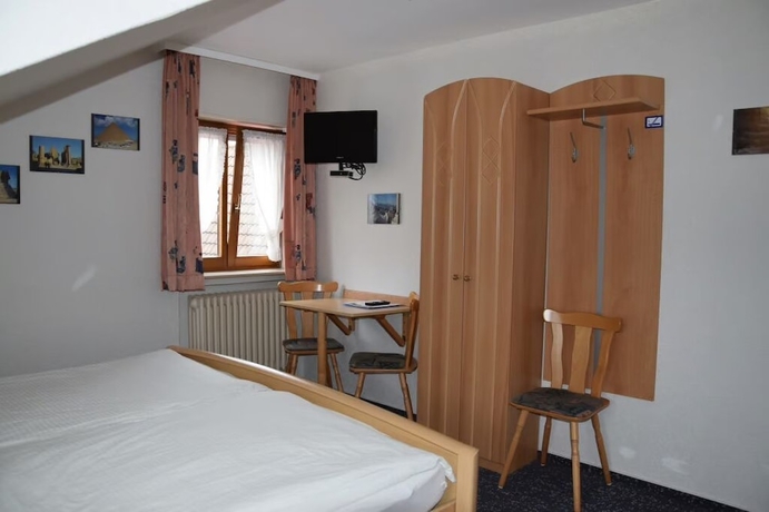 Imagen de la habitación del Hotel Sonne, Sinsheim. Foto 8