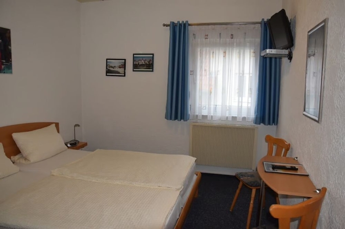 Imagen de la habitación del Hotel Sonne, Sinsheim. Foto 10