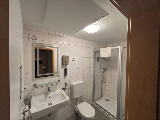 Imagen de la habitación del Hotel Sonne, Sinsheim. Foto 16