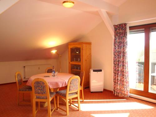 Imagen de la habitación del Hotel Sonnenhof, Aunham. Foto 6