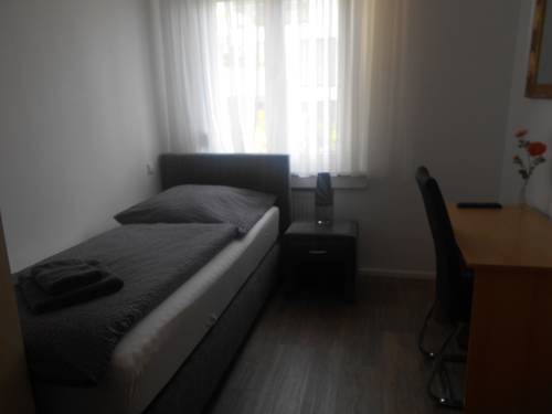 Imagen de la habitación del Hotel Sonnenhof, Sindelfingen. Foto 7
