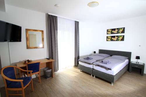 Imagen de la habitación del Hotel Sonnenhof, Sindelfingen. Foto 9