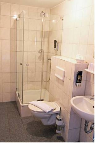 Imagen de la habitación del Hotel Sonnenhof, Sindelfingen. Foto 13